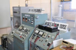 耐トラッキング性試験機、耐電圧試験機